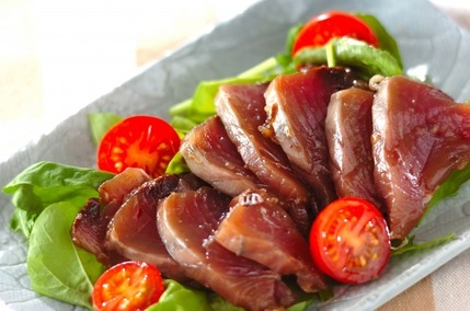 カツオとルッコラのサラダ