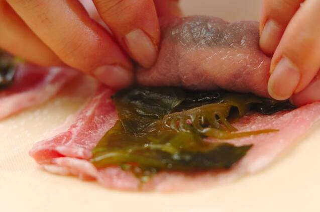 豚肉のワカメ巻きの作り方の手順2