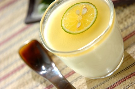 ミルクゼリースダチシロップがけ