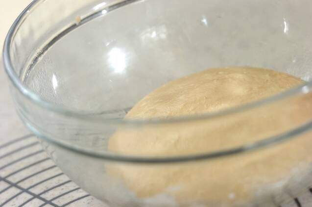 しょうゆ麹と黒豆のパンの作り方の手順3