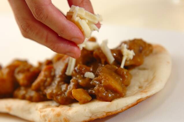 カレーナンピザプレートの作り方の手順2