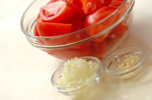 焼きトマトの冷製パスタの作り方の手順1