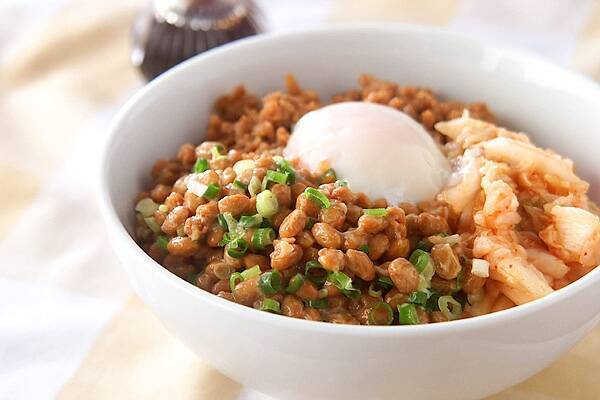 豚肉入り納豆キムチ丼