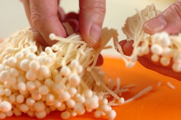 エノキとワカメのナムルの作り方の手順1