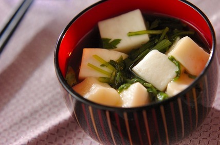 ハンペンと春菊のお吸い物