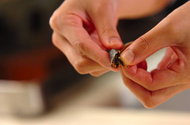 いりこだしのニラ玉みそ汁の作り方の手順1