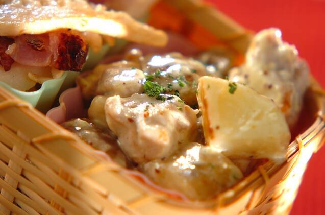 チキンとジャガイモのクリーム煮