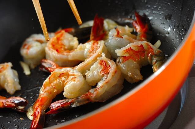 エビとブロッコリーの塩炒めの作り方の手順3