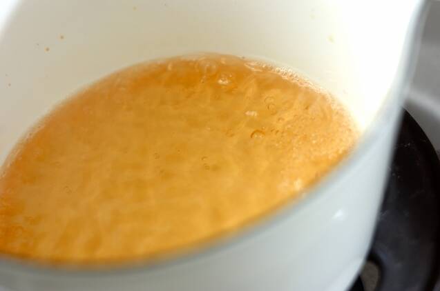 鶏とシメジのポン酢バター炒めの作り方の手順1