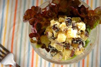 サツマイモとプルーンのサラダ