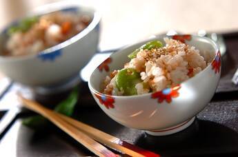 ソラ豆と梅の混ぜごはん