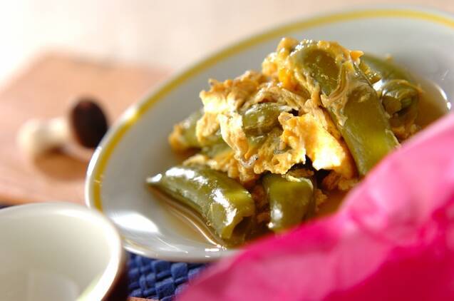 スナップエンドウとジャコのふんわり卵とじ