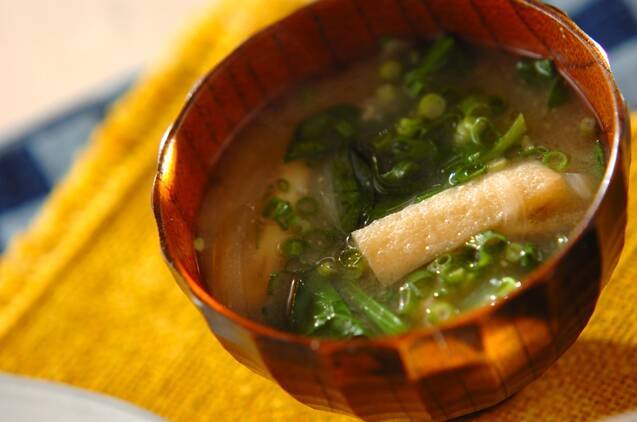 ホウレン草と玉ネギのみそ汁