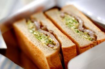 春キャベツ入り豚のショウガ焼きサンド