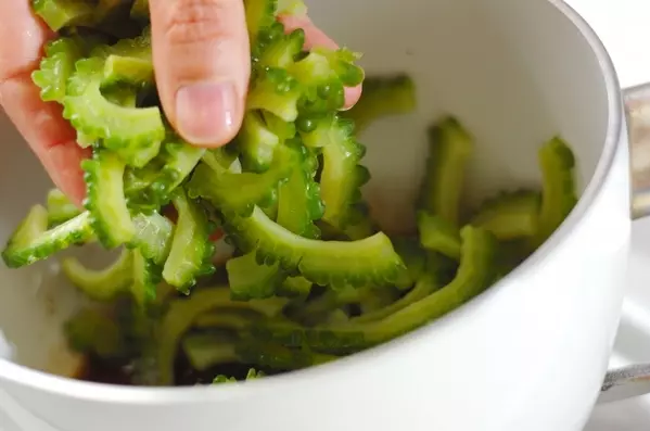 ほのかな苦み ゴーヤの佃煮 シンプルでハマる味わいの作り方1