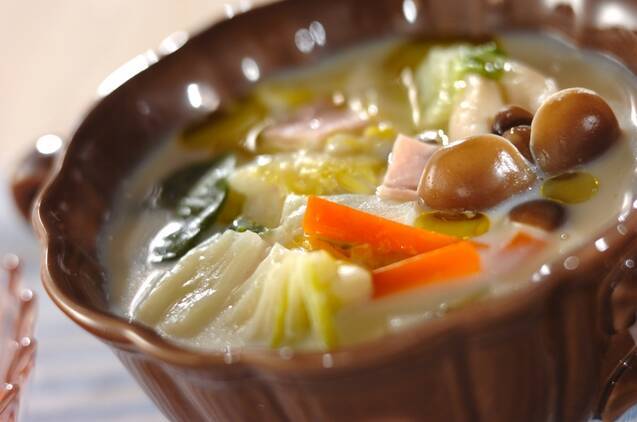 野菜たっぷり豆乳スープ