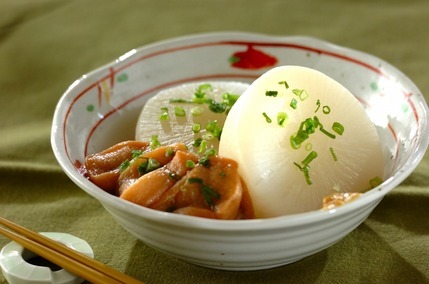 大根と丁字麩の煮物