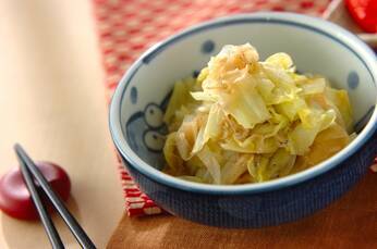 キャベツとジャコの蒸し煮