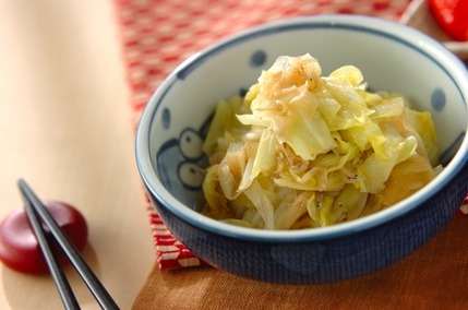 キャベツとジャコの蒸し煮