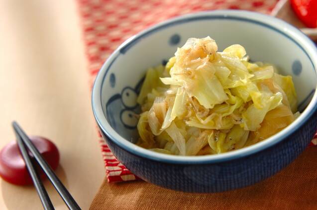 キャベツとジャコの蒸し煮