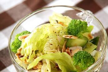 シンプル野菜サラダ