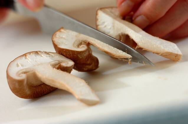 キノコのペペロンチーノの作り方の手順1