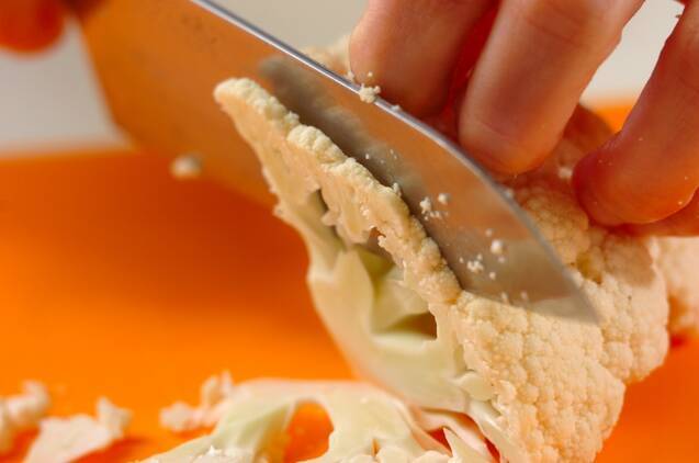 ほっこり！カリフラワーと甘酒のスープの作り方の手順1