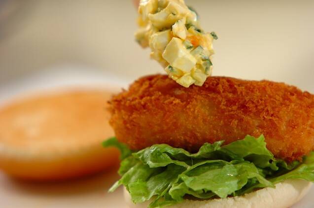 カニクリームコロッケサンドの作り方の手順3
