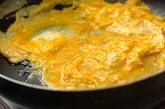 鶏肉とツルムラサキの卵炒めの作り方1