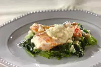 サーモンとホウレン草のクリーム・ソース