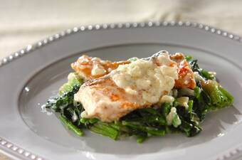 サーモンとホウレン草のクリーム・ソース