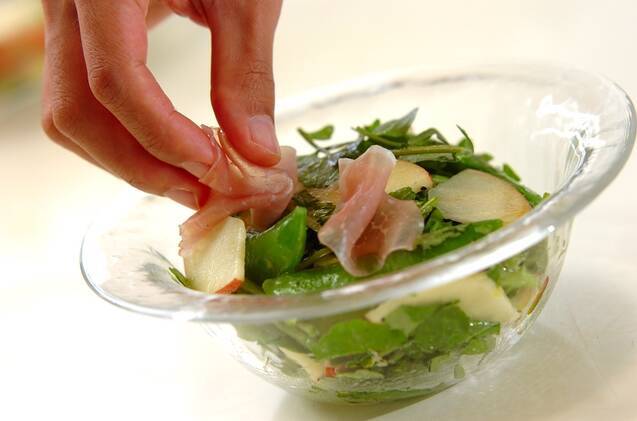リンゴと生ハムのサラダの作り方の手順3
