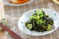 キュウリとワカメのゴマ酢