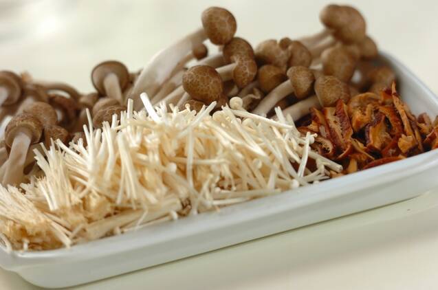 炒めキノコの混ぜ寿司の作り方の手順1