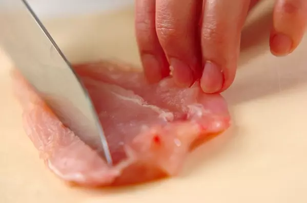 ささ身のいろいろロールフライの下準備1