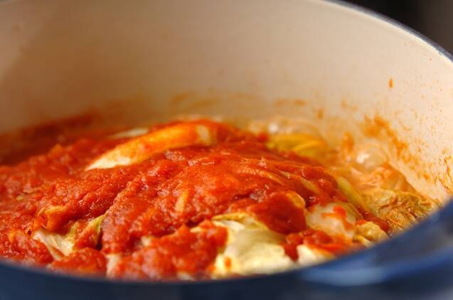 白菜ミルフィーユのトマト煮の作り方の手順4