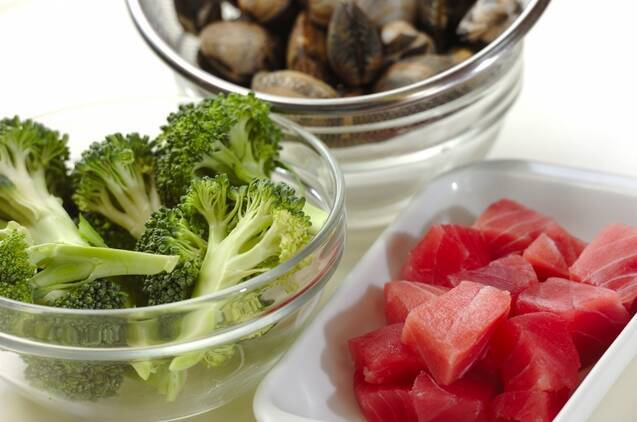 マグロとアサリのオイル煮の作り方の手順1