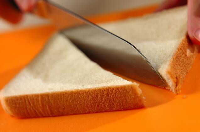 食パンで簡単！フレンチトースト 朝食にぴったり by湊 愛さんの作り方の手順1