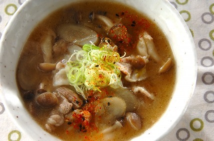 たっぷりゴボウの豚汁