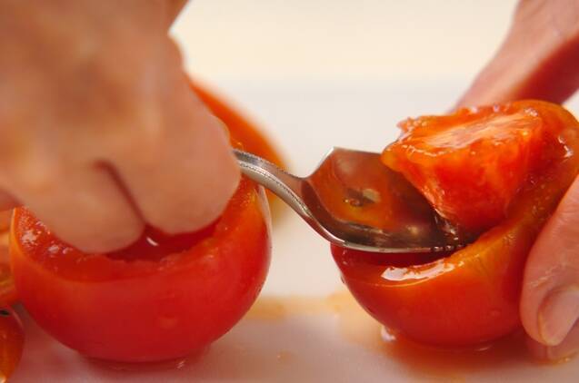 大量消費に！トマトのチーズ焼き 余った時に困らないレシピ by近藤 瞳さんの作り方の手順1