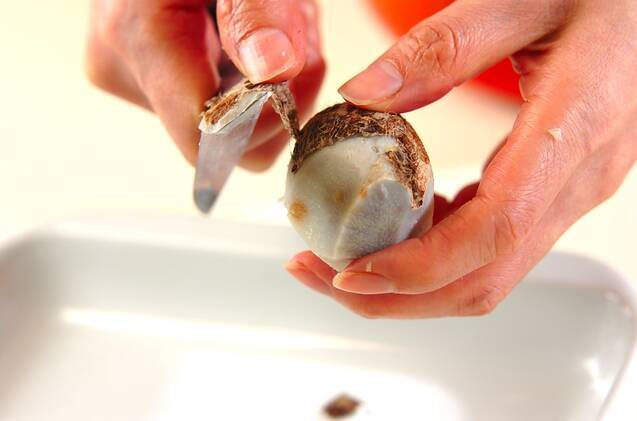 鶏と里芋の甘酒みそだれの作り方の手順2