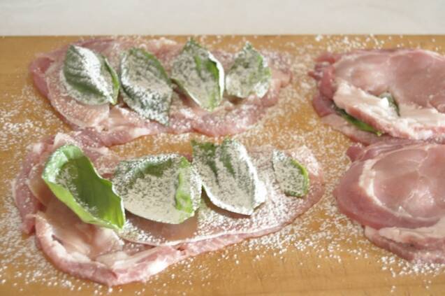 ショウガ焼き用豚肉でサルティンボッカの作り方の手順3
