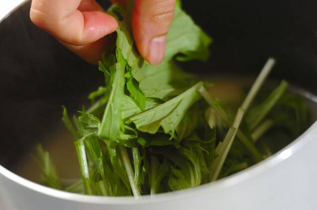 たっぷり水菜とホタテ缶のクリーム煮の作り方の手順4