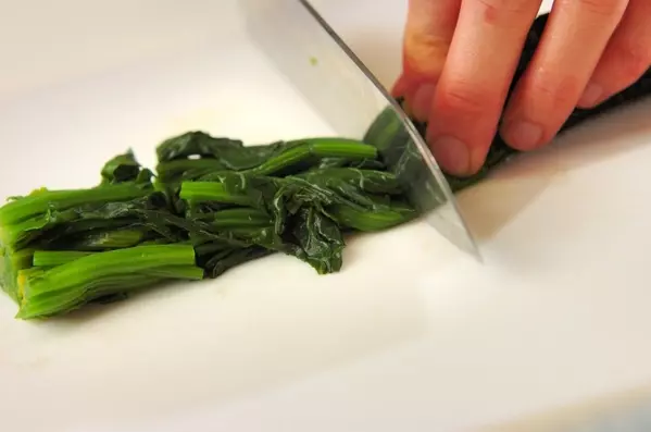基本のアーリオオーリオ ニンニク香るほうれん草 by保田 美幸さんの作り方1