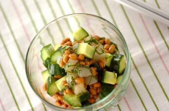 キュウリ入りイカ納豆