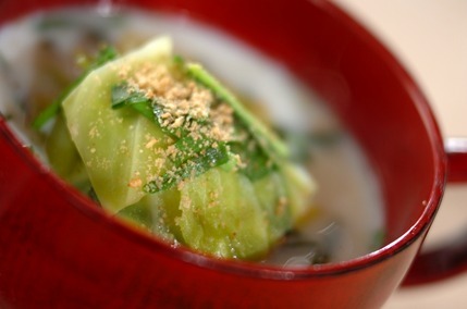 キャベツとニラのスープ