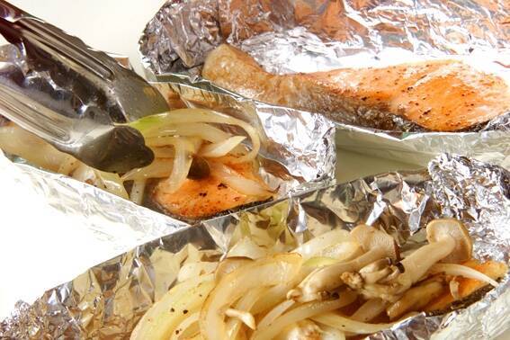 今日の献立に サーモンのホイル焼きの作り方の手順7