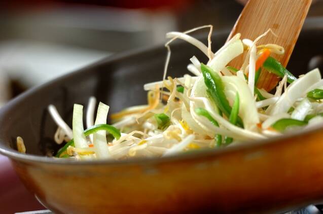 イカ天入り野菜炒めの作り方の手順2