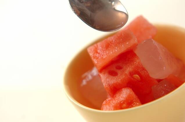 スイカとアロエのデザートの作り方の手順2