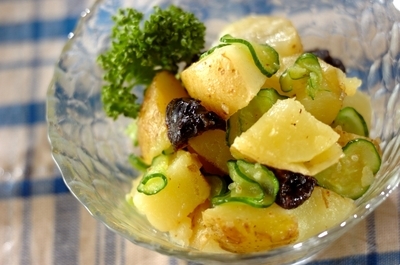 プルーン入りポテトサラダ 副菜 のレシピ 作り方 E レシピ 料理のプロが作る簡単レシピ